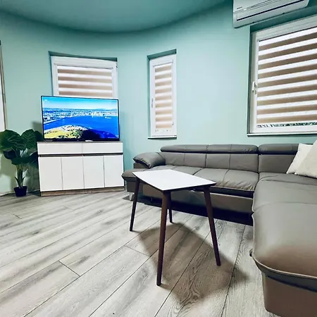 Nj Deluxe * וארנה