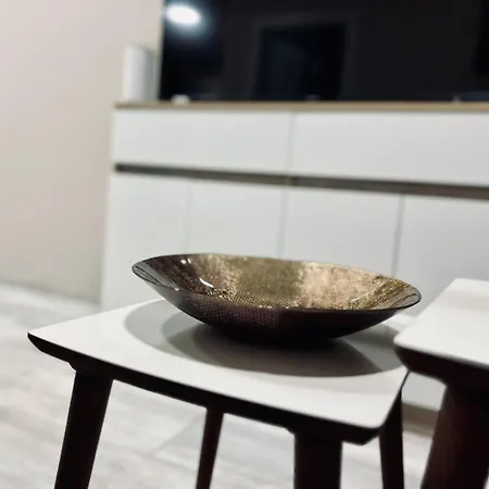 Nj Deluxe * וארנה