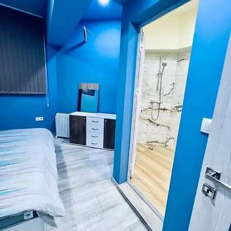 Nj Deluxe וארנה