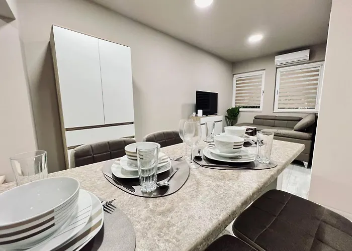 Апартамент Nj Deluxe Варна